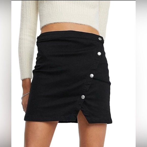We The Free People Notched Side Button Denim Mini Skirt Black , size 4 - Picture 1 of 9